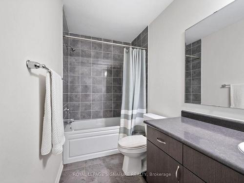 626 Laking Terr, Milton, ON - Indoor Photo Showing Bathroom