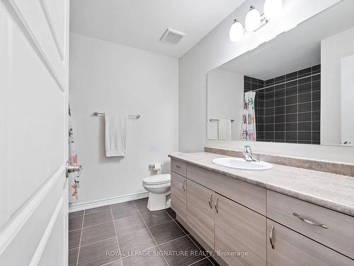 626 Laking Terr, Milton, ON - Indoor Photo Showing Bathroom