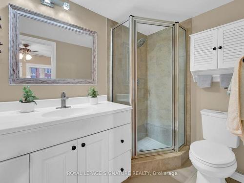 701-4140 Foxwood Dr, Burlington, ON - Indoor Photo Showing Bathroom