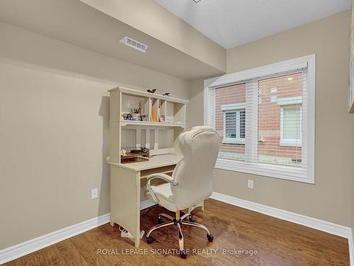 701-4140 Foxwood Dr, Burlington, ON - Indoor Photo Showing Office