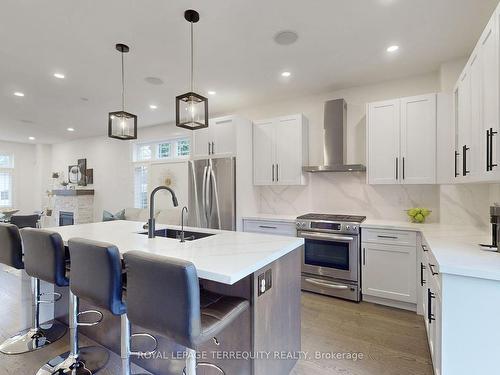 19 Johnston St, St. Catharines, ON - Indoor Photo Showing Kitchen With Stainless Steel Kitchen With Upgraded Kitchen