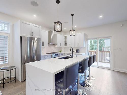 19 Johnston St, St. Catharines, ON - Indoor Photo Showing Kitchen With Stainless Steel Kitchen With Upgraded Kitchen