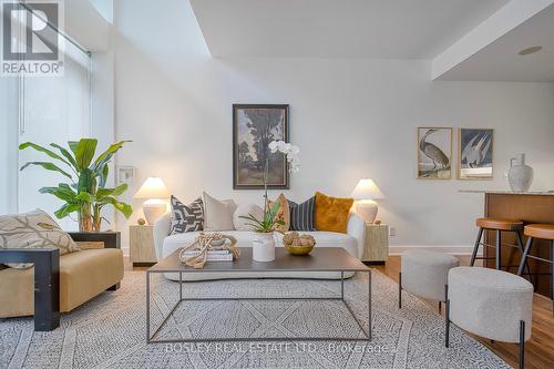 106 - 25 Ritchie Avenue, Toronto, ON - Indoor Photo Showing Living Room