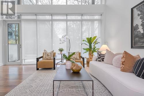 106 - 25 Ritchie Avenue, Toronto, ON - Indoor Photo Showing Living Room