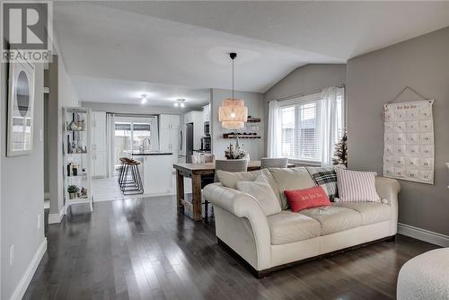 2273 Mallards Landing Drive, Sudbury, ON - Indoor Photo Showing Living Room