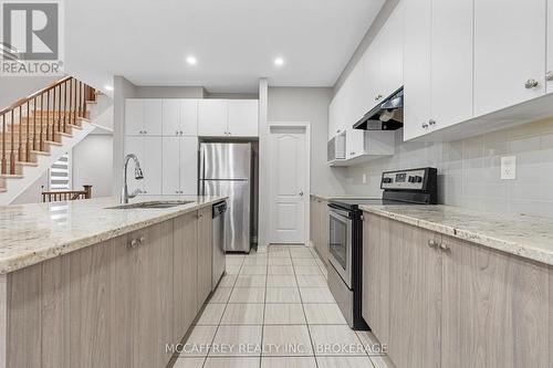 860 Stonewalk Drive, Kingston (Kingston East (Incl Cfb Kingston)), ON - Indoor Photo Showing Kitchen With Upgraded Kitchen