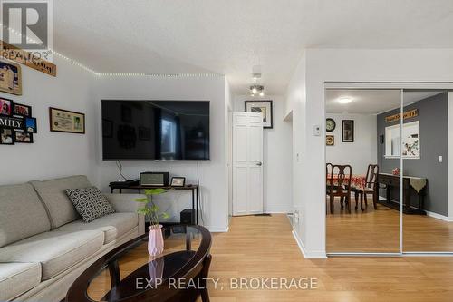 90 - 857 Datzell Lane S, Kingston (South Of Taylor-Kidd Blvd), ON - Indoor Photo Showing Living Room