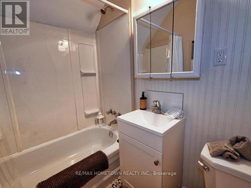 36 North Augusta Road, Brockville, ON - Indoor Photo Showing Bathroom