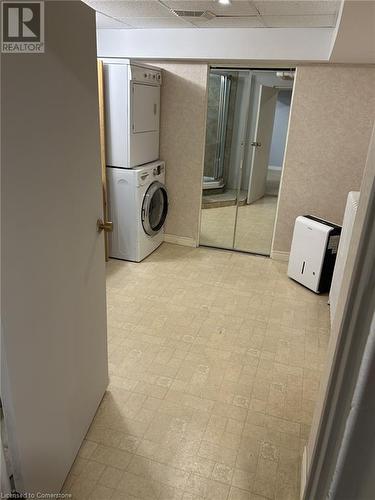 70 John Street E, Waterloo, ON - Indoor Photo Showing Laundry Room