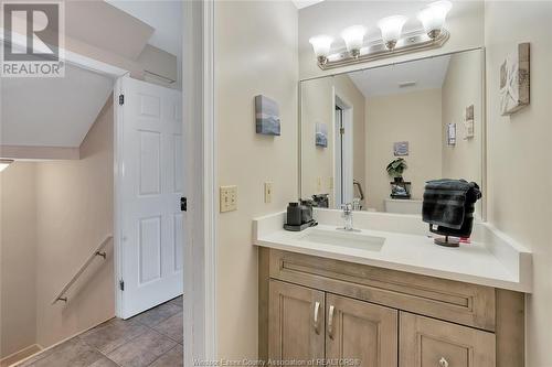 162 Martin, Lakeshore, ON - Indoor Photo Showing Bathroom