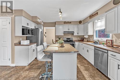 162 Martin, Lakeshore, ON - Indoor Photo Showing Kitchen With Double Sink