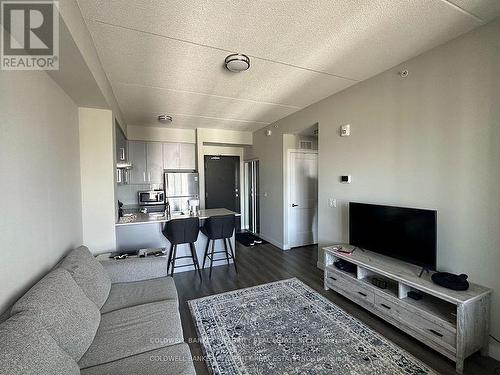 1508 - 15 Queen Street S, Hamilton, ON - Indoor Photo Showing Living Room