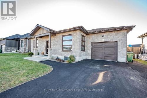 32 Marquis Drive, Petawawa, ON - Outdoor