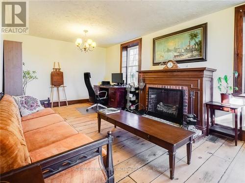 21187 Concession 3 Road, South Glengarry (724 - South Glengarry (Lancaster) Twp), ON - Indoor Photo Showing Living Room With Fireplace