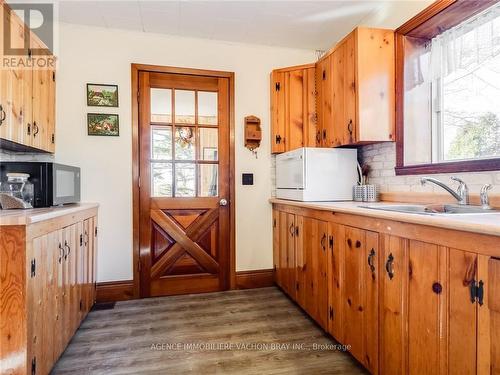 21187 Concession 3 Road, South Glengarry, ON - Indoor Photo Showing Kitchen With Double Sink