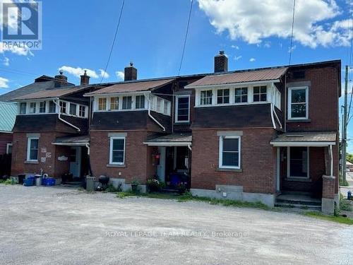 119/121/125 Bonnechere Street S, Renfrew, ON - Outdoor With Facade