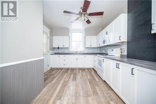 119/121/125 Bonnechere Street S, Renfrew, ON - Indoor Photo Showing Kitchen