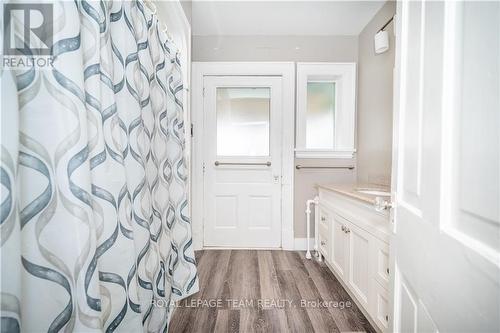 119/121/125 Bonnechere Street S, Renfrew, ON - Indoor Photo Showing Bathroom