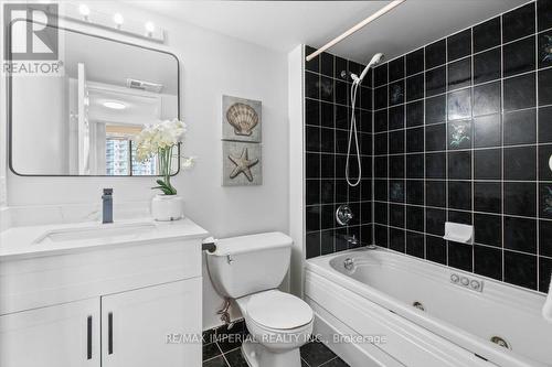 2309 - 28 Empress Avenue, Toronto, ON - Indoor Photo Showing Bathroom