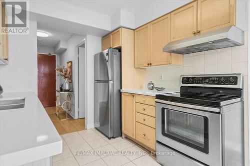 2309 - 28 Empress Avenue, Toronto, ON - Indoor Photo Showing Kitchen