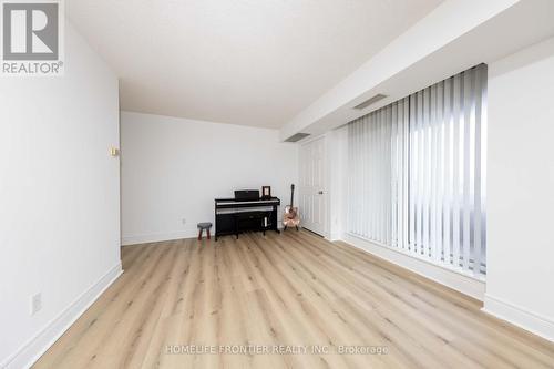 305 - 18 Hillcrest Avenue, Toronto, ON - Indoor Photo Showing Other Room