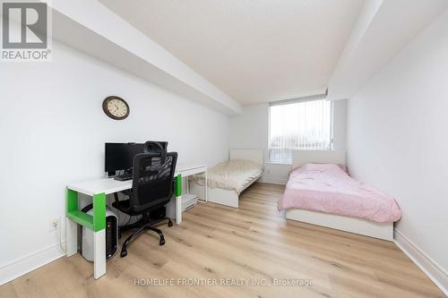 305 - 18 Hillcrest Avenue, Toronto, ON - Indoor Photo Showing Bedroom