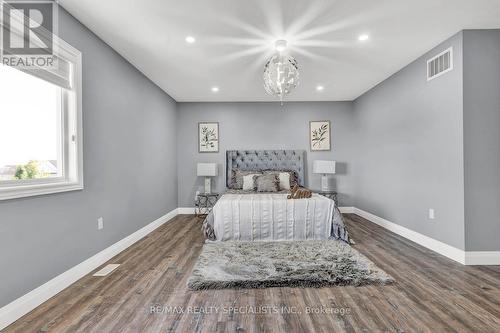 92 Pebblecreek Drive, Kitchener, ON - Indoor Photo Showing Bedroom