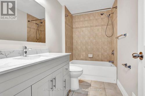 92 Pebblecreek Drive, Kitchener, ON - Indoor Photo Showing Bathroom