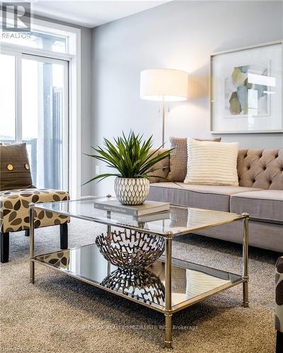 66 Wheat Lane, Kitchener, ON - Indoor Photo Showing Living Room