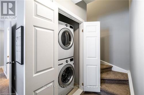 66 Wheat Lane, Kitchener, ON - Indoor Photo Showing Laundry Room