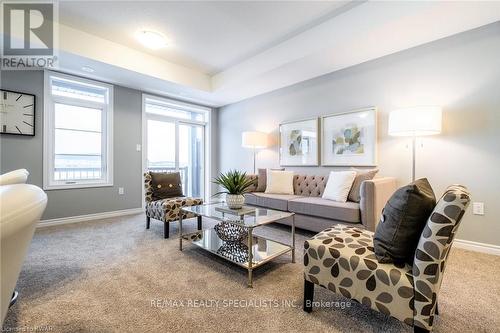 66 Wheat Lane, Kitchener, ON - Indoor Photo Showing Living Room