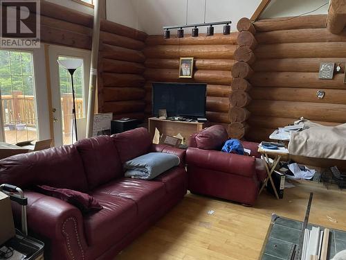 3101 Solomon Way, Terrace, BC - Indoor Photo Showing Living Room