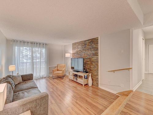 Salon - 104-1550 Av. Panama, Brossard, QC - Indoor Photo Showing Living Room