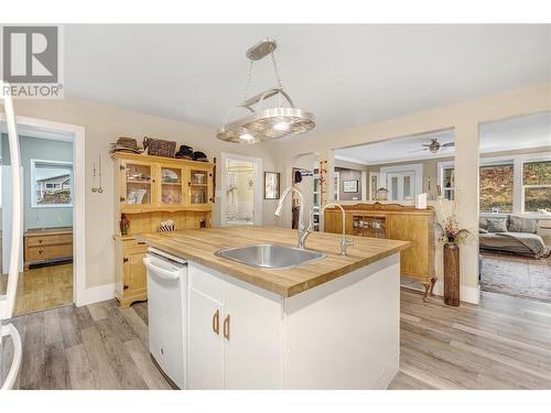 11514 Jubilee Road W, Summerland, BC - Indoor Photo Showing Kitchen