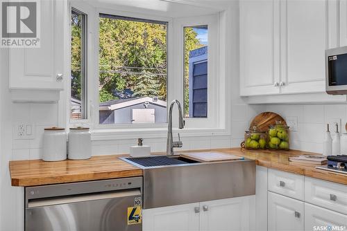 2617 Cumberland Avenue S, Saskatoon, SK - Indoor Photo Showing Kitchen