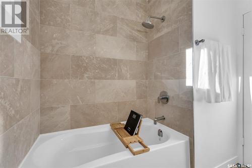 2617 Cumberland Avenue S, Saskatoon, SK - Indoor Photo Showing Bathroom