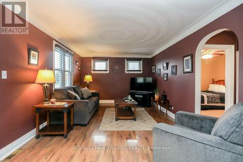 152 Hughes Street, St. Thomas, ON - Indoor Photo Showing Living Room