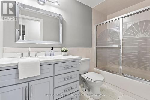 192 Dorchester Boulevard, St. Catharines (444 - Carlton/Bunting), ON - Indoor Photo Showing Bathroom