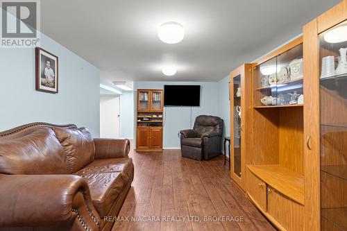 192 Dorchester Boulevard, St. Catharines (444 - Carlton/Bunting), ON - Indoor Photo Showing Living Room