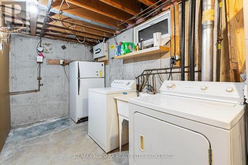 192 Dorchester Boulevard, St. Catharines (444 - Carlton/Bunting), ON - Indoor Photo Showing Laundry Room