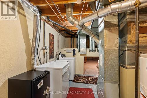 6921 Waters Avenue, Niagara Falls (217 - Arad/Fallsview), ON - Indoor Photo Showing Laundry Room