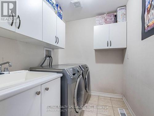 80 Thornbush Boulevard, Brampton, ON - Indoor Photo Showing Laundry Room