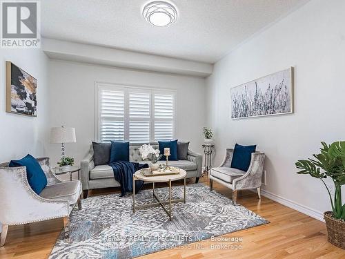 80 Thornbush Boulevard, Brampton, ON - Indoor Photo Showing Living Room