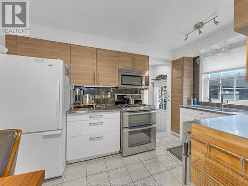 976 Grand Marais Road West, Windsor, ON - Indoor Photo Showing Kitchen With Double Sink