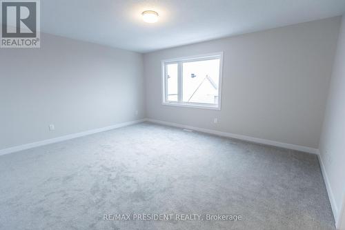 335 Falsetto Street, Ottawa, ON - Indoor Photo Showing Other Room