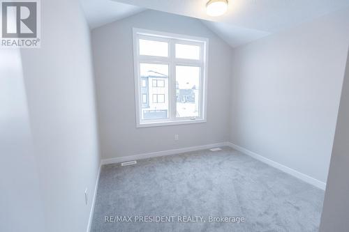 335 Falsetto Street, Ottawa, ON - Indoor Photo Showing Other Room