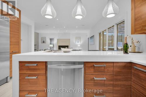 1157 Eagletrace Drive, London, ON - Indoor Photo Showing Kitchen