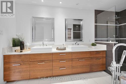 1157 Eagletrace Drive, London, ON - Indoor Photo Showing Bathroom