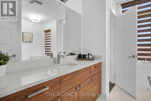 1157 Eagletrace Drive, London, ON - Indoor Photo Showing Bathroom