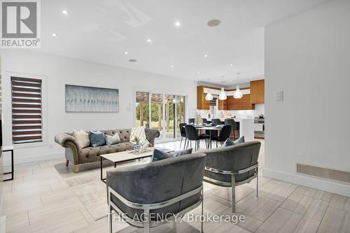 1157 Eagletrace Drive, London, ON - Indoor Photo Showing Living Room